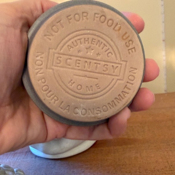 Scentsy Bail Buddha Head Wax Warmer -Full size/Retired - Picture 7 of 7